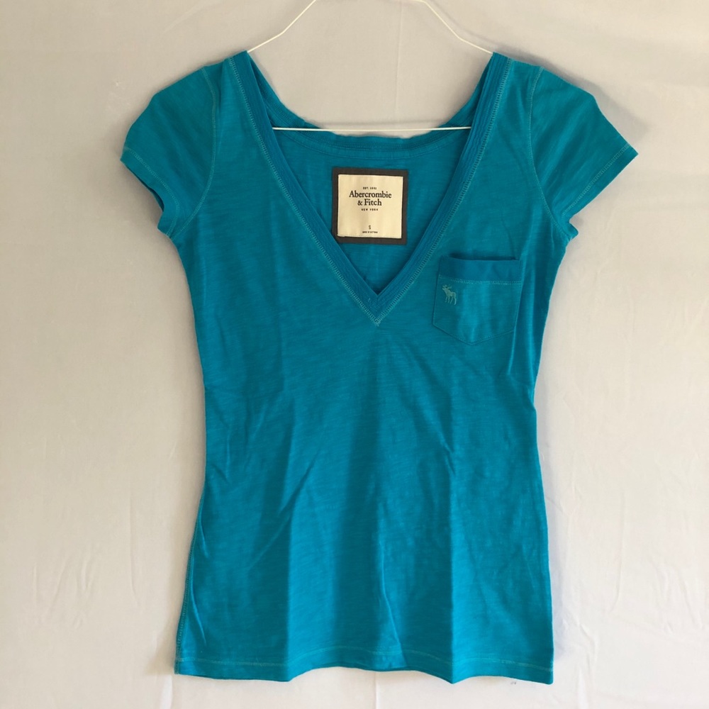 Blue vneck tshirt